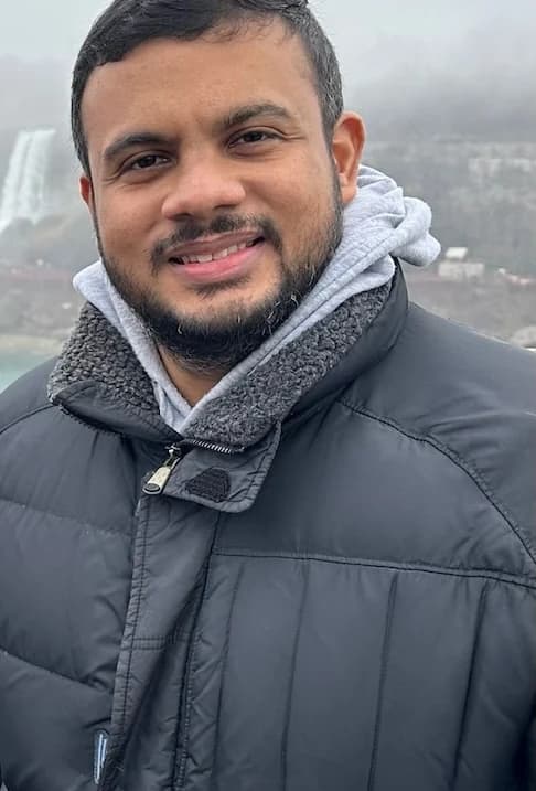 Portrait of Daniel Bravo
